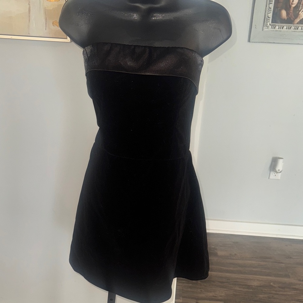 Elegant Black Strapless Dress